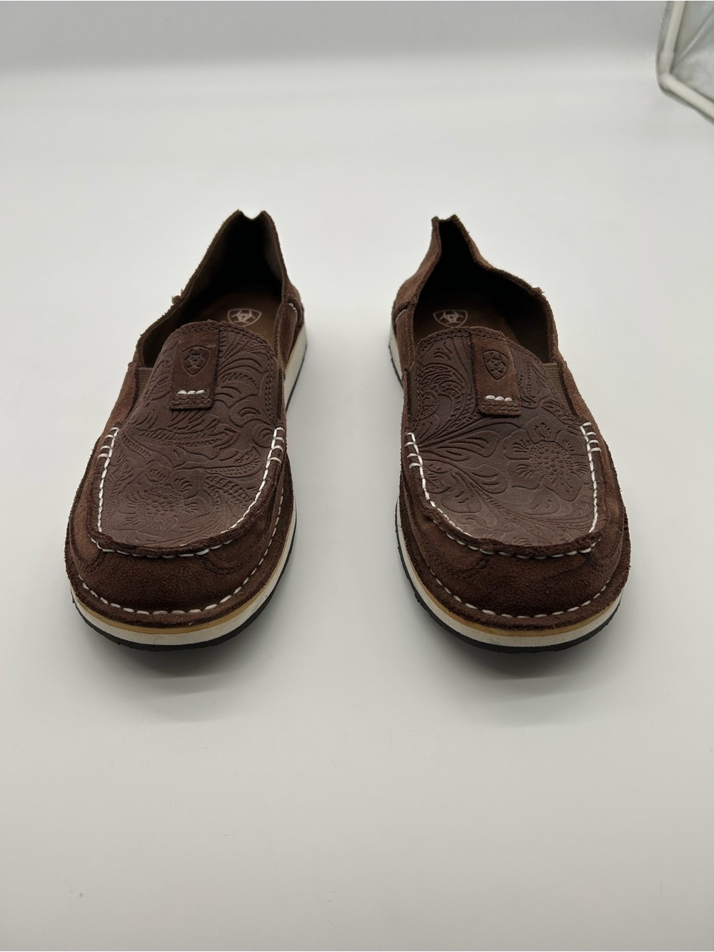 Ariat Brown Embossed Slip-On Casual Shoe - Women’s 9 - Picture 2 of 5